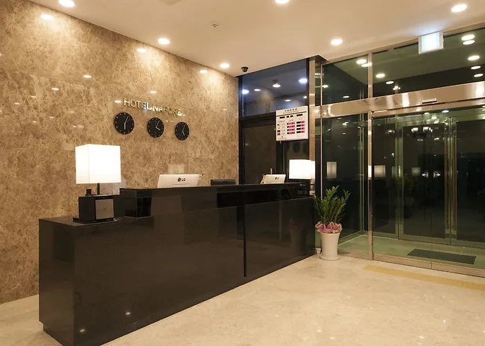 纳法尔酒店